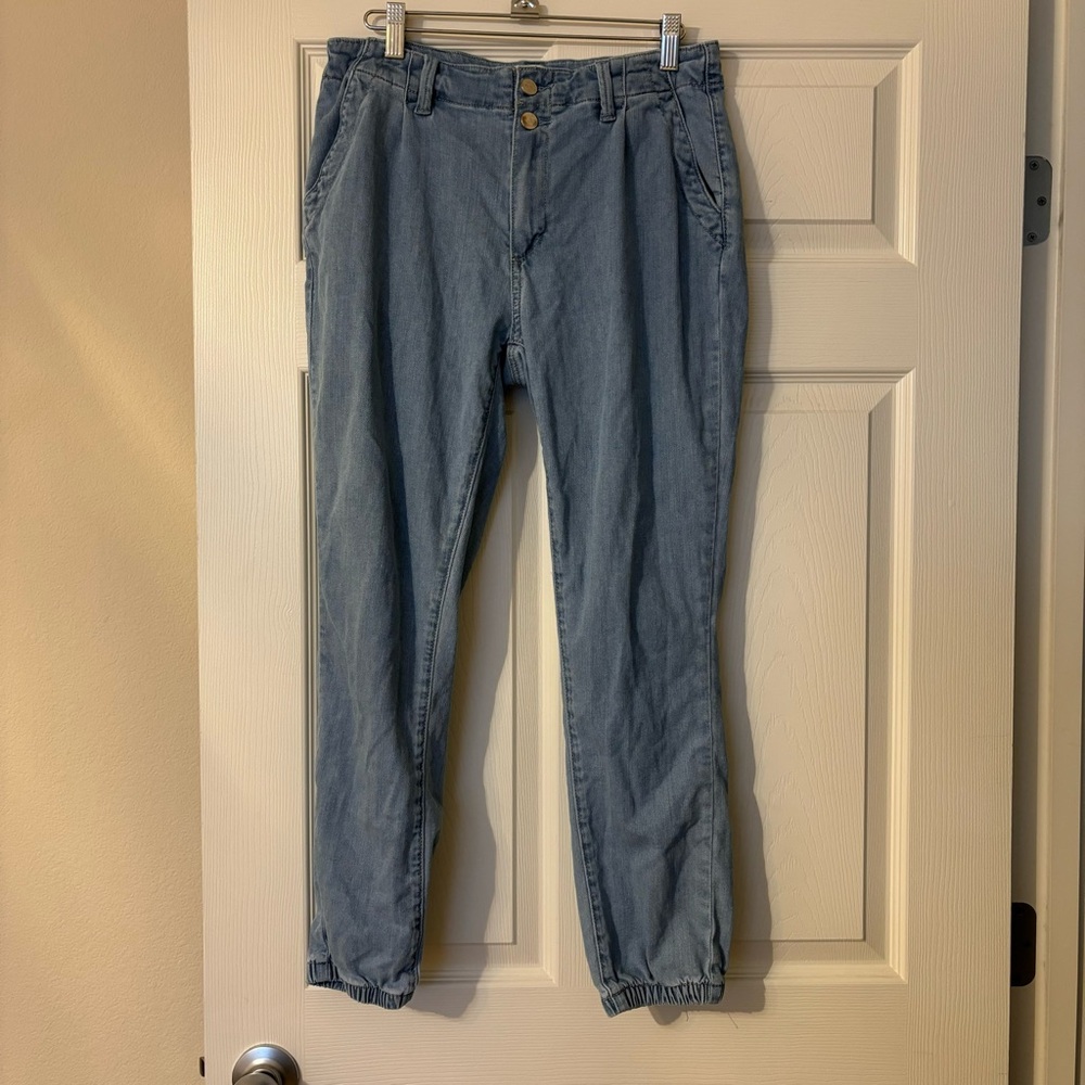 Paige Pleated Mayslie Double Button Jogger Jeans, size 27